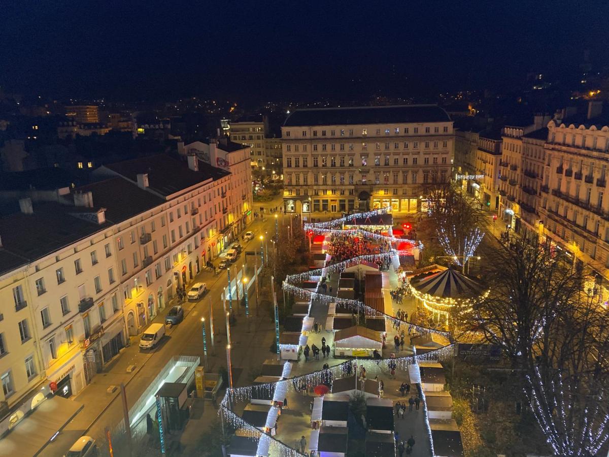 22 Chic & Cosy Grand Appart 92M2 Parking Gratuit Hypercentre Netflix Saint-Etienne  Exterior photo